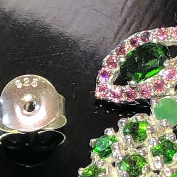 Exquisite Genuine Emerald Chrome Diopside Earrings - Picture 4 of 9